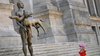 Odd monuments _ strange statues_ _ Off-Topic - Page 2.jpg