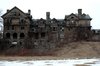 Decrepit Old Mansion [Creepy Picture] _ Old Mansions ___.jpg