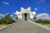 Giant Statues and Monuments from the Soviet Union(1).jpg